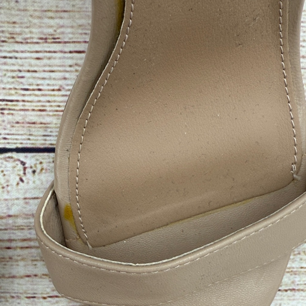 Steve Madden Beige Block Heel Sandals - Picture 5 of 11